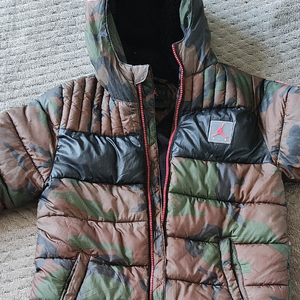 Boys Nike Air Jordan Camouflage Jacket Size Large 12-13 Yrs
